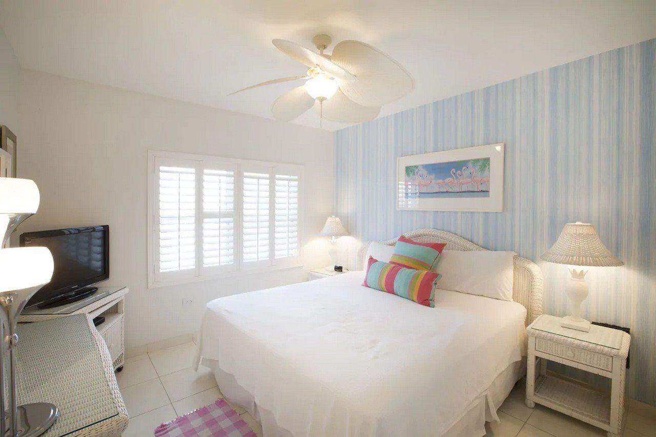Villas Of The Galleon Seven Mile Beach 외부 사진