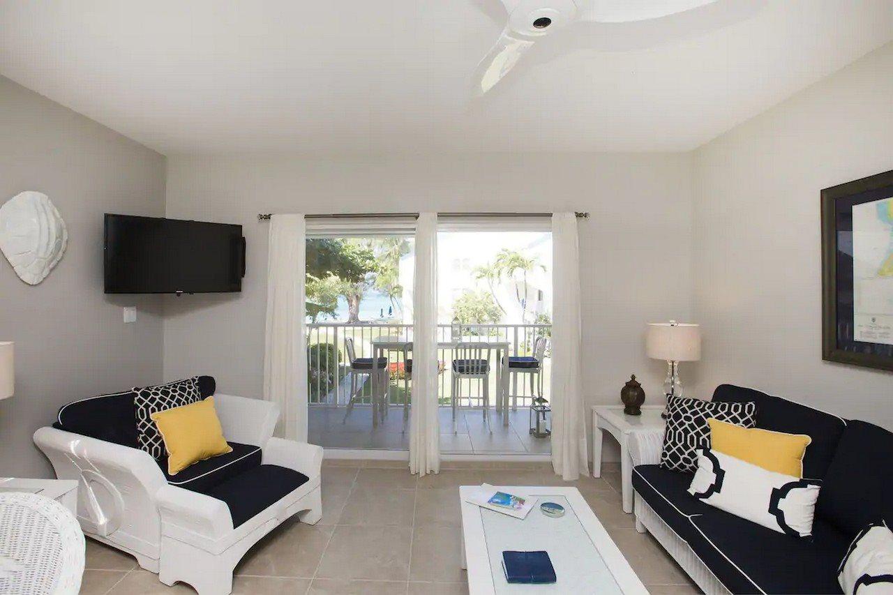 Villas Of The Galleon Seven Mile Beach 외부 사진