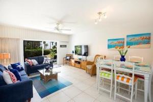 Villas Of The Galleon Seven Mile Beach 외부 사진