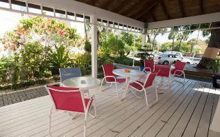 Villas Of The Galleon Seven Mile Beach 외부 사진