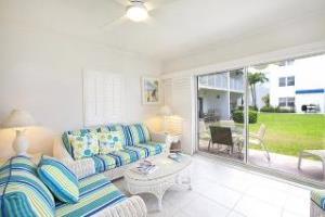 Villas Of The Galleon Seven Mile Beach 외부 사진